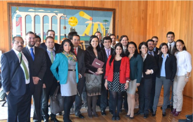 Alumnos dun máster da Universidade Pontificia de Salamanca visitan o Parlamento de Galicia