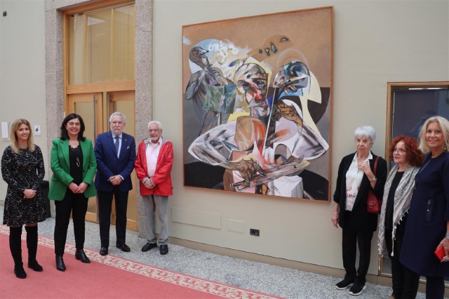 Rafael Úbeda doa ao Parlamento unha obra que enriquece a colección pictórica da Cámara