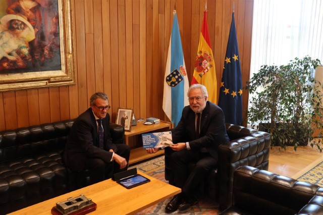 Entregados no Parlamento de Galicia a Memoria 2023 do Consello de Contas e o informe de fiscalización das eleccións autonómicas