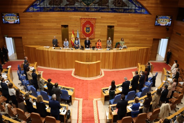 Minuto de silencio no Parlamento de Galicia en repulsa contra a violencia machista