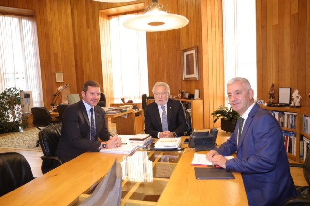 O presidente do Parlamento reúnese co conselleiro de Cultura, Lingua e Xuventude