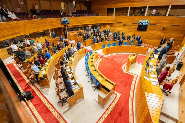 Minuto de silencio e declaración institucional no Parlamento en solidariedade cos efectos da Dana