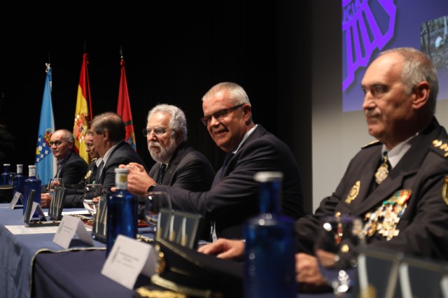 Santalices destaca a entrega profesional das Forzas e Corpos de Seguridade no Día da Policía Nacional 