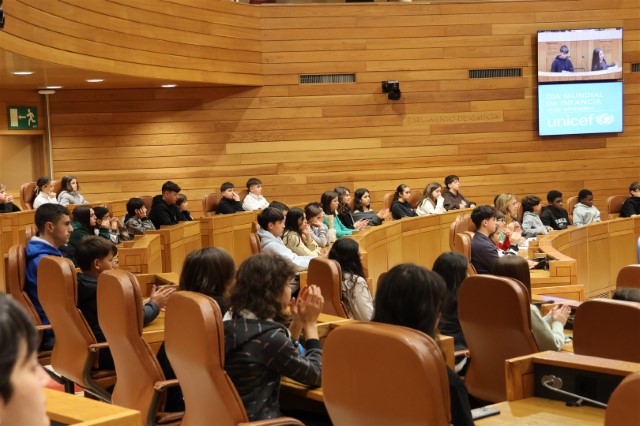 A vicepresidenta do Parlamento lembra que os conflictos armados poñen en perigo os dereitos fundamentais da infancia no mundo