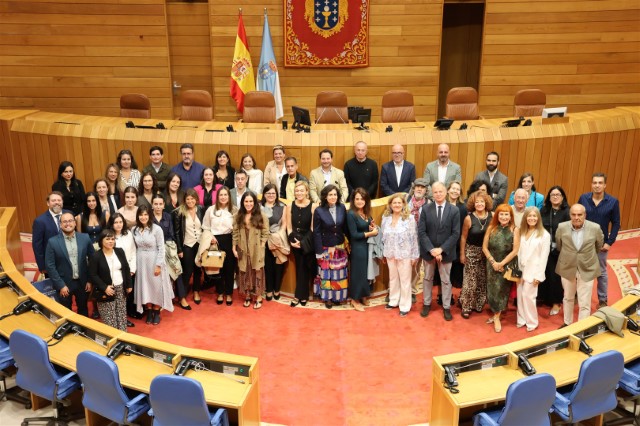 Santalices recibe no Parlamento a secretarios, interventores e tesoureiros da Administración local