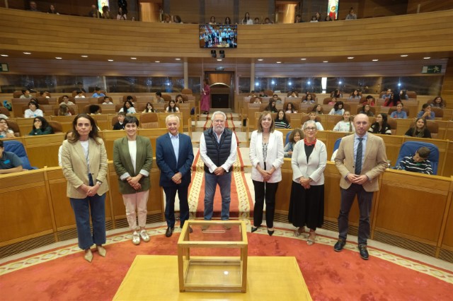 Santalices destaca que o Parlamento de Galicia é pioneiro na regulación no eido das novas tecnoloxías 
