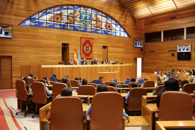 Santalices destaca que o Parlamento de Galicia é pioneiro na regulación no eido das novas tecnoloxías 