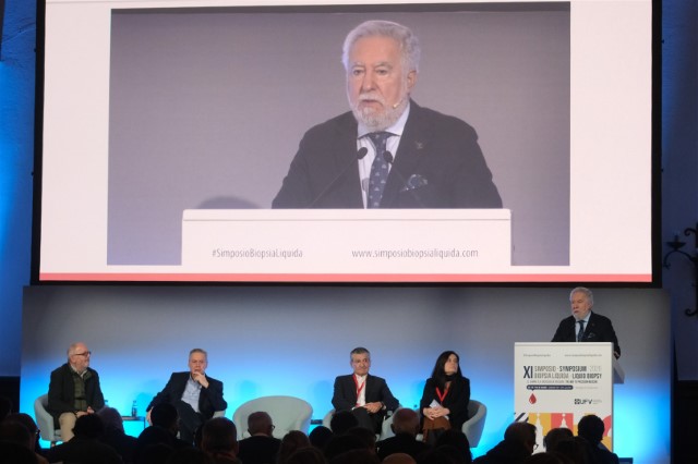 Santalices avoga pola cooperación para que os avances científicos cheguen ás persoas