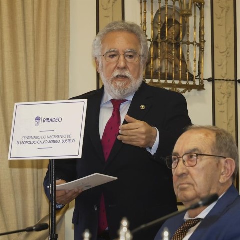 Santalices invita a reflexionar sobre a política útil e centrada no ben común