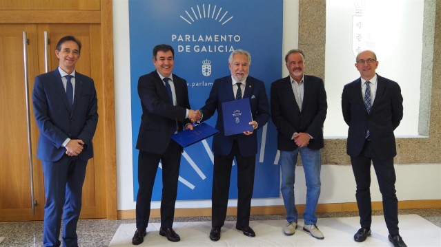 O Parlamento de Galicia e a Consellería de Cultura organizarán unha exposición itinerante cunha escolma da colección de arte da Cámara
