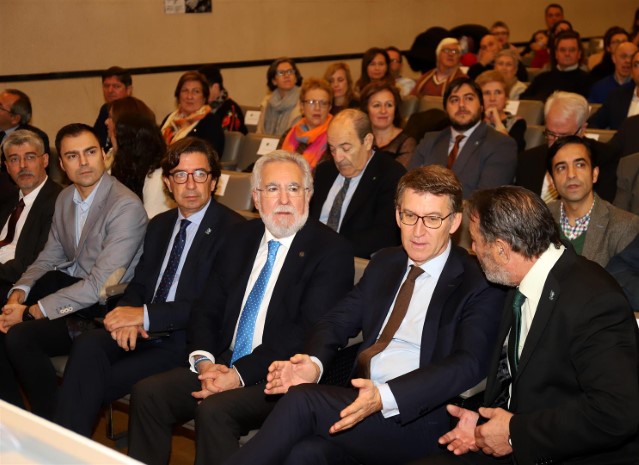 Santalices anima a utilizar os diferentes mecanismos de participación cidadá impulsados polo Parlamento de Galicia  