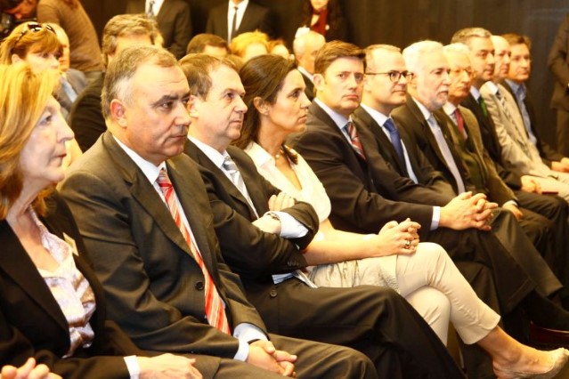 A presidenta do Parlamento de Galicia asistiu en Vigo aos actos oficiais organizados con motivo do Día das Letras Galegas