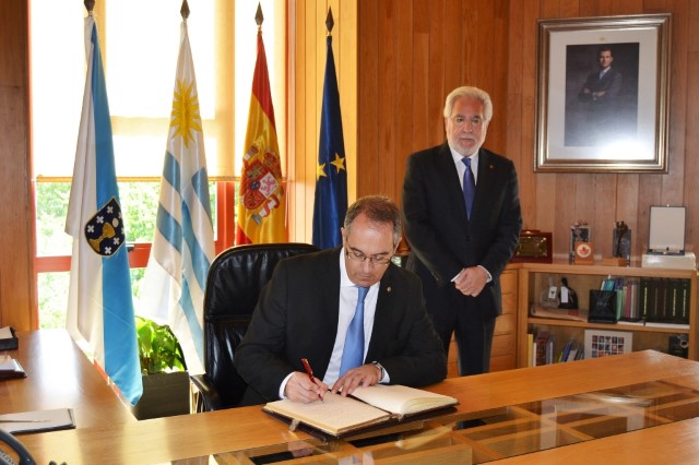 O presidente da Cámara de Representantes de Uruguai visita o Parlamento de Galicia