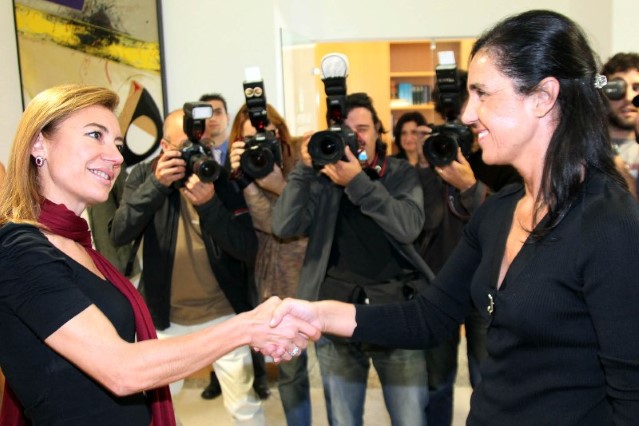 A presidenta do Parlamento de Galicia recibiu da Conselleira de Facenda o Proxecto de lei de Orzamentos Xerais de Galicia para o ano 2012