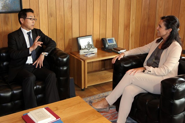 O embaixador de Xapón en España visita o Parlamento de Galicia
