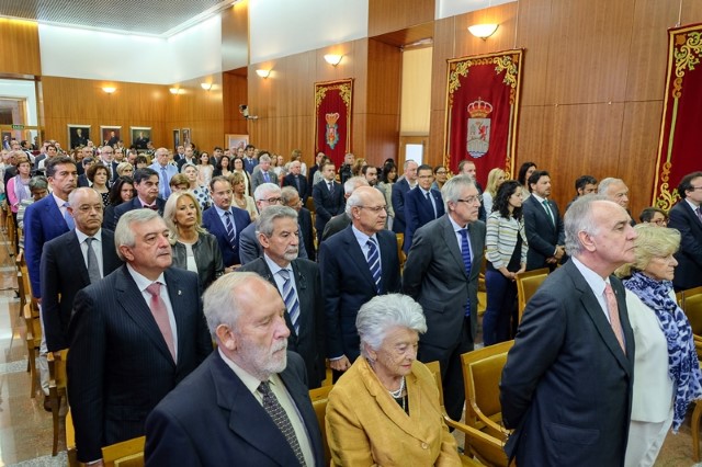 Milagros Otero Parga toma posesión como Valedora do Pobo