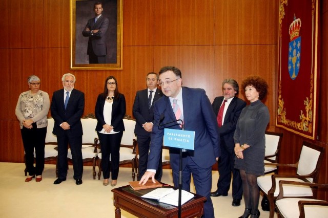 O Parlamento acolle a toma de posesión de dous novos membros do Consello de Contas, cos que completa a súa renovación