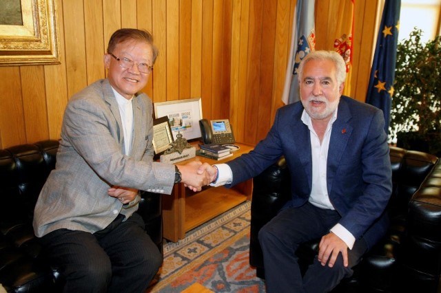 O presidente do Consello de Representantes Locais de Taiwán efectúa unha visita institucional ao Parlamento de Galicia