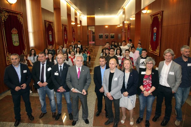 Alumnado asturiano visita o Parlamento de Galicia no marco dun proxecto sobre a Reserva da Biosfera Río Eo, Oscos e Terras de Burón