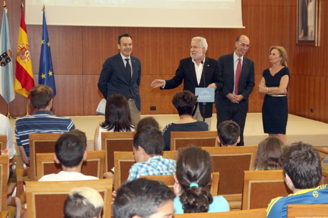 O Parlamento recibe ao alumnado gañador do concurso Os Chefs saudables, convocado por Sanidade para promover hábitos sanos 