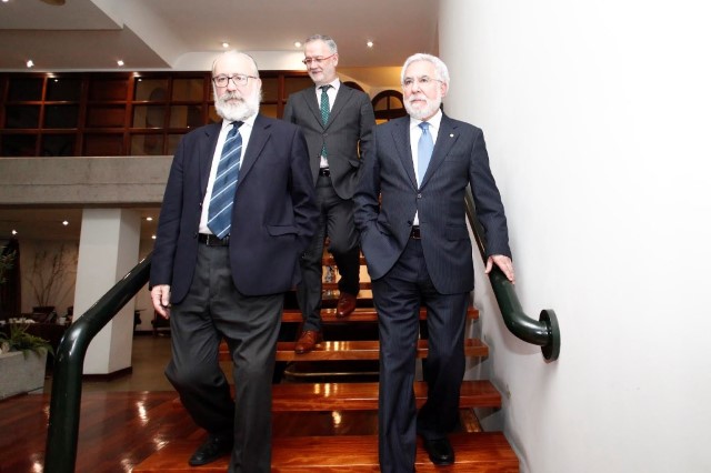Santalices anima ao empresariado a coñecer e utilizar as diferentes ferramentas de participación cidadá do Parlamento de Galicia