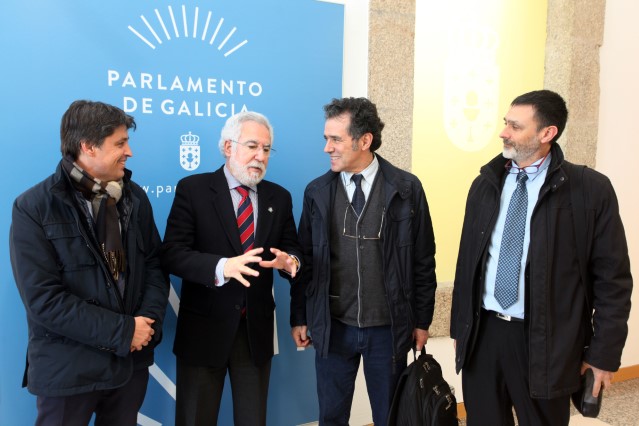 O presidente de Societat Civil Catalana visita o Parlamento de Galicia