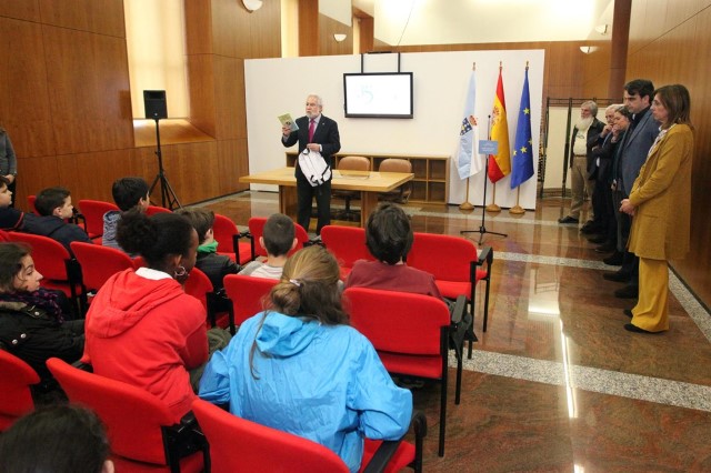 Parlamento e Xunta reciben a primeira visita escolar do programa “Coñece as túas institucións” para impulsar os valores democráticos