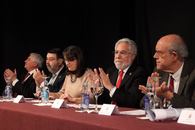 O presidente do Parlamento participa na homenaxe de Muros ao profesor Gestal Otero