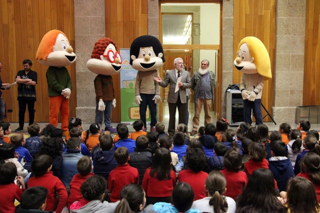 Arredor de 400 escolares coñecen o Parlamento de Galicia nunha xornada de portas abertas para infantil e primaria