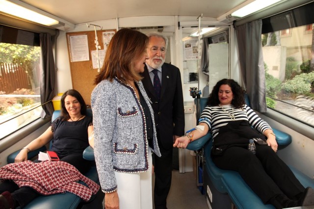 Unha unidade móbil de doazón de sangue visita o Parlamento de Galicia