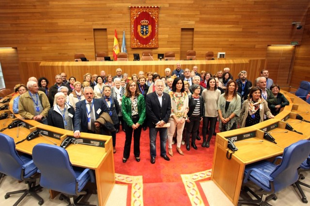 O Parlamento de Galicia recibe aos primeiros visitantes do programa semanal de portas abertas