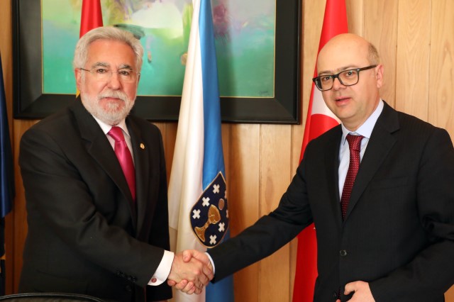 Visita institucional do embaixador de Turquía ao Parlamento de Galicia