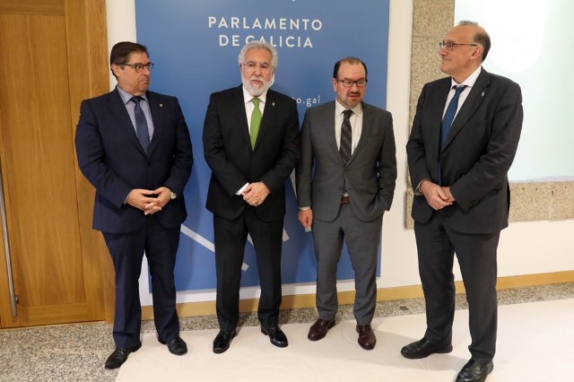Os reitores das universidades galegas visitan o Parlamento