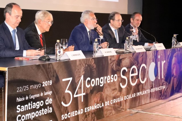 Santalices alaba a excelencia da oftalmoloxía galega e española, “unha referencia mundial” 