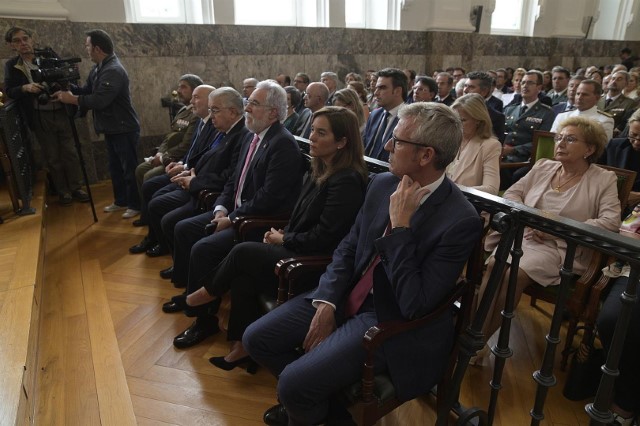 A CoruñaO vicepresidente da Xunta, Alfonso Rueda, acompañado polo director xeral de Xustiza, Juan José Martín, e polo delegado territorial da Xunta na Coruña, Ovidio Rodeiro, asistirá á toma de posesión do novo presidente do Tribunal Superior de Xustiza