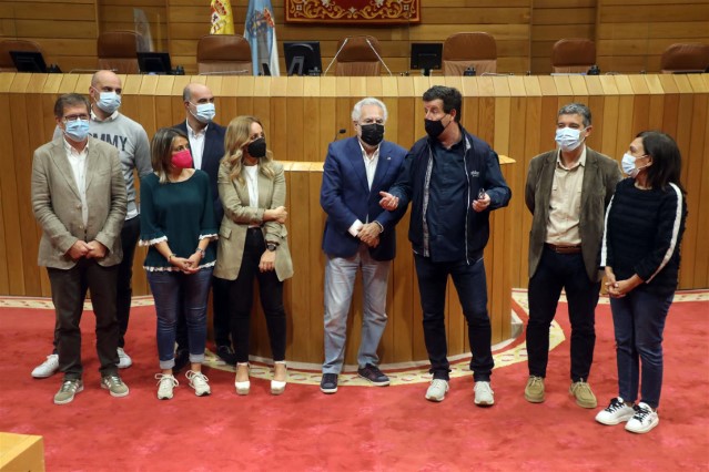 Alumnado ganador da IX edición do Premio Estatuto de Autonomía de Galicia visita o Parlamento