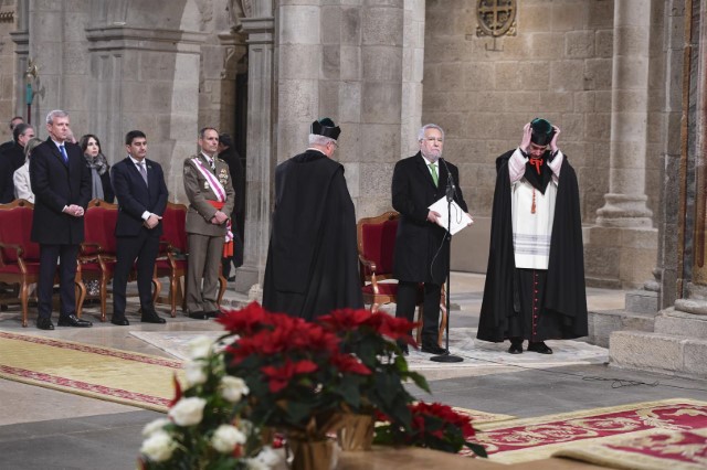 Santalices, na Ofrenda da Translación : “Pedimos a paz e pedimos pola paz”