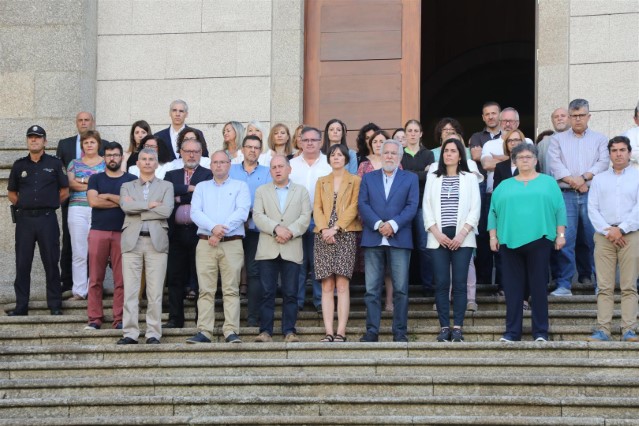 Minuto de silencio no Parlamento de Galicia contra a violencia Machista