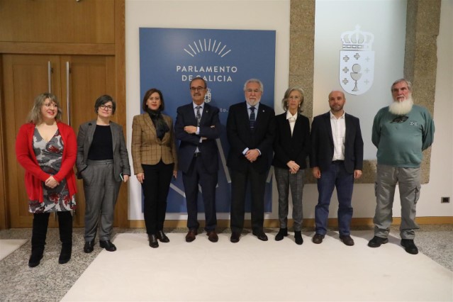 A Real Academia Galega de Ciencias asesorará ao Parlamento de Galicia para ofrecer información científica de calidade a deputadas e deputados