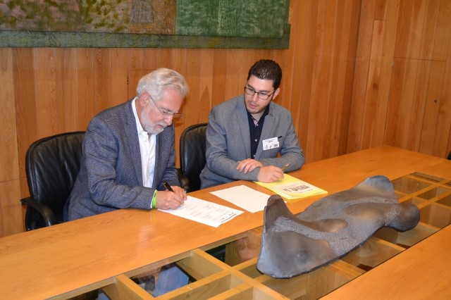 O Parlamento de Galicia súmase ao loito polo falecemento de Fernández Albor