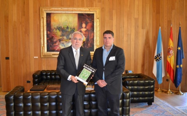 O presidente do Centro Galego de Barcelona visita o Parlamento de Galicia