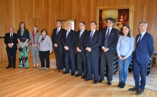 O presidente da Cámara de Representantes de Uruguai visita o Parlamento de Galicia