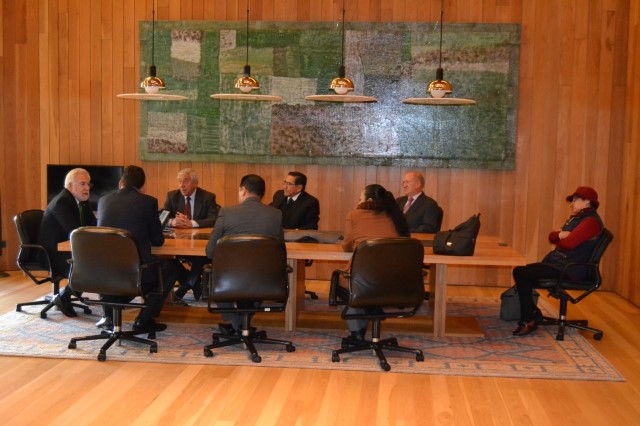 Docentes mexicanos visitan o Parlamento de Galicia