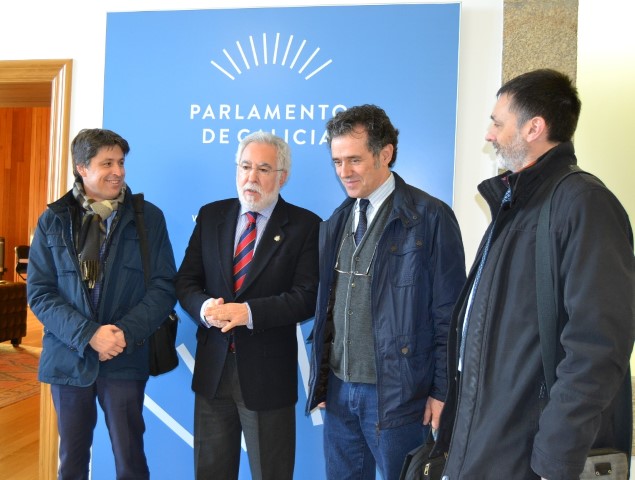 O presidente de Societat Civil Catalana visita o Parlamento de Galicia