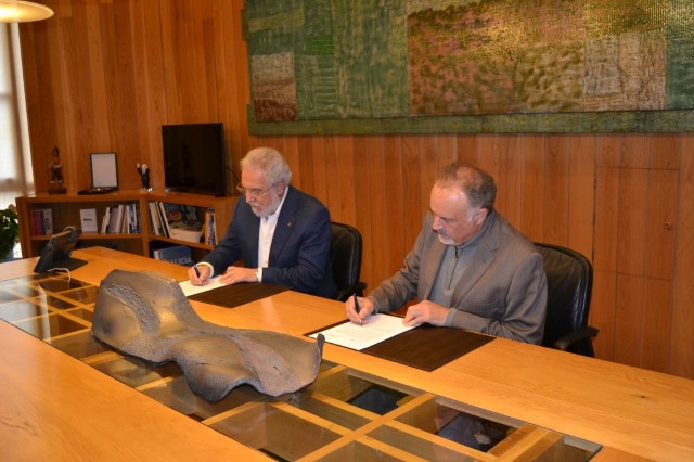 A valedora do Pobo entrega ao presidente do Parlamento o Informe Ordinario de 2016