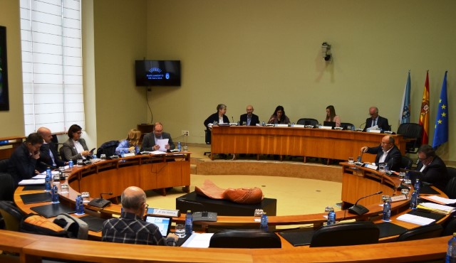 O Pleno do Parlamento garda un minuto de silencio en memoria das vítimas do accidente aéreo dos Alpes e dos mariñeiros de Laxe