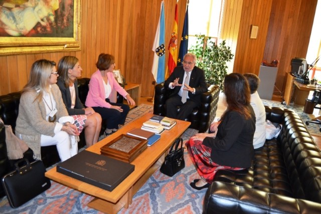 O presidente do Parlamento recibe á directiva de Executivas de Galicia