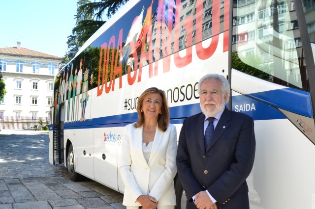 Santalices recibe no Parlamento aos gañadores do Premio Estatuto de Autonomía de Galicia de debuxo e redacción escolar