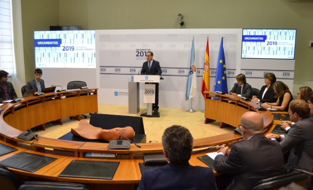 O embaixador de Ecuador visita o Parlamento de Galicia