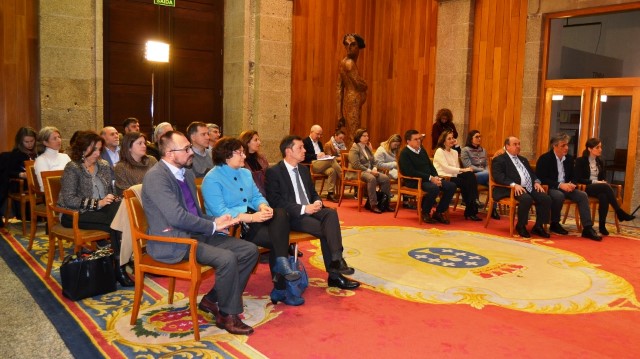 Estudantado de centros públicos poderá facer visitas conxuntas á Xunta e ao Parlamento nun programa de promoción dos valores democráticos 